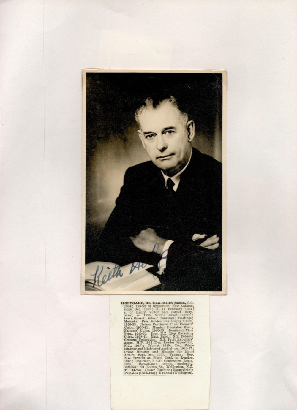 Lot 131: Rt Hon Sir Keith Jack Holyoake signed 6x4...