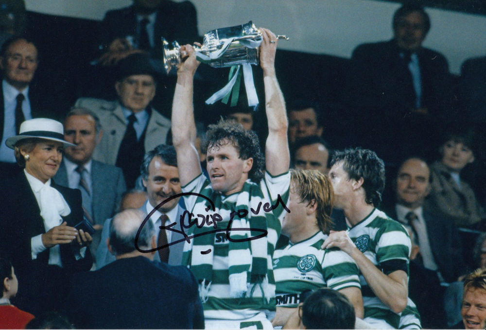 Lot 356: Autographed DAVIE PROVAN 12 x 8 photo :...