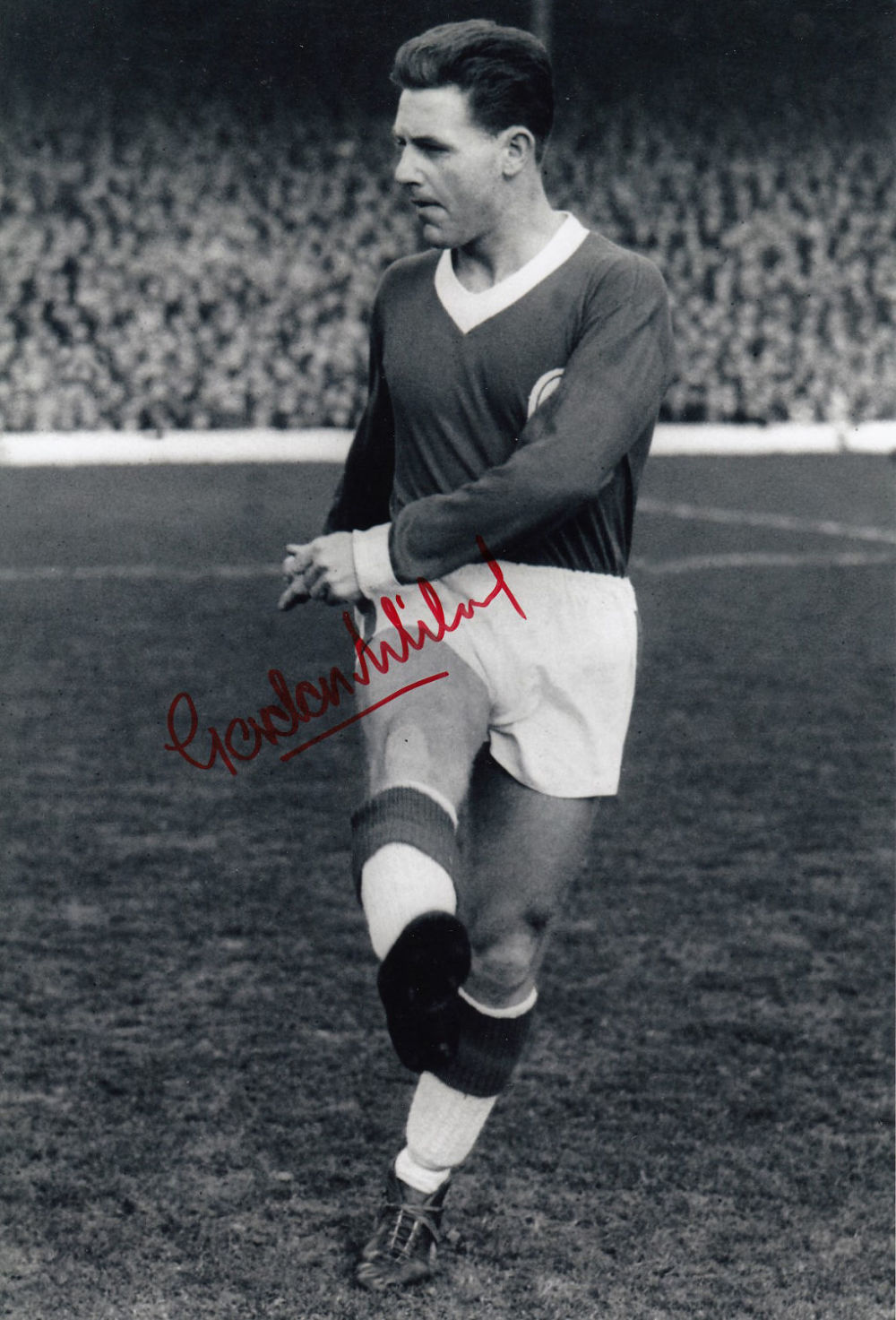 Lot 364: Autographed GORDON MILNE 12 x 8 photo :...