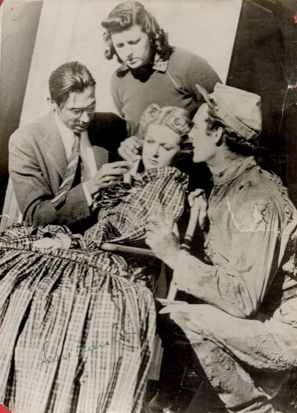 Lot 696: Joan Bennett Signed 9 x 7 inch Vintage...