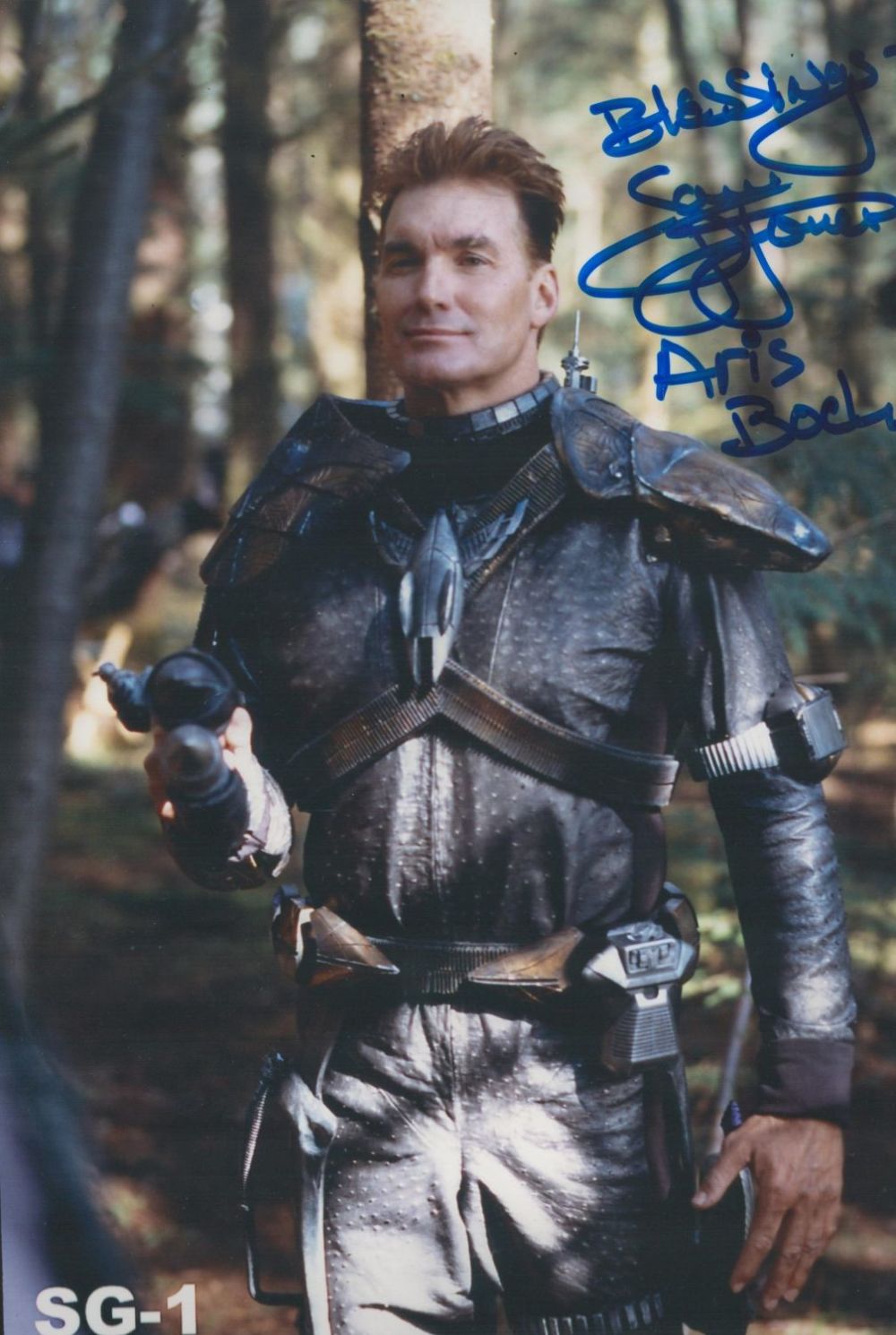 Lot 369: Sam J Jones signed 10x8 colour photo. Jones,...