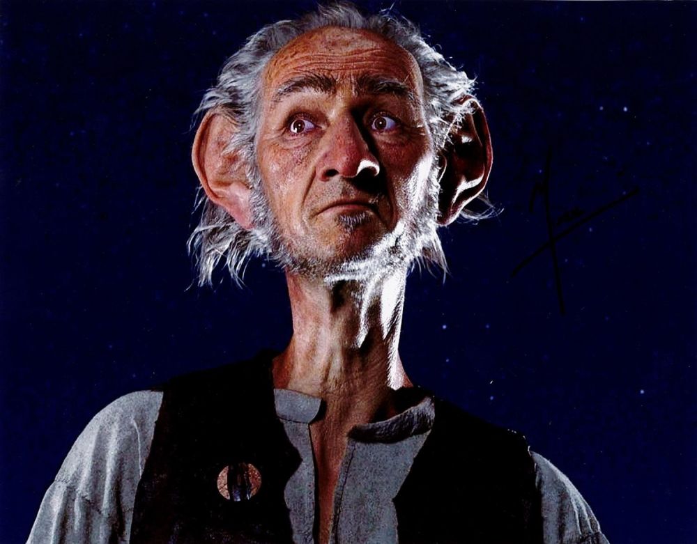 Lot 433: Mark Rylance Signed 10x8 inch Colour BFG Photo....