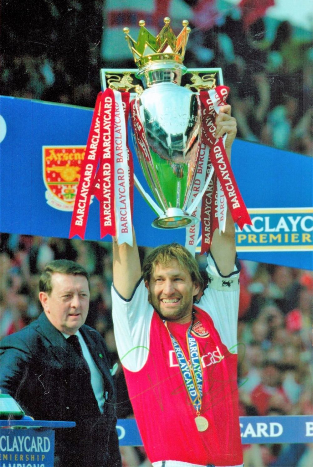 Lot 533: Tony Adams signed 12x8 colour photo with premiership...
