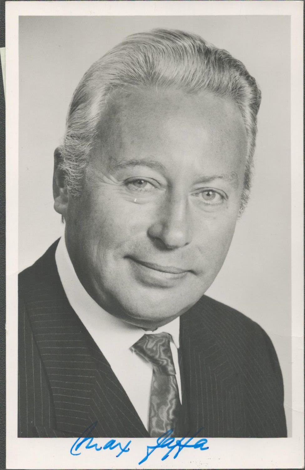 Lot 624: Max Jaffa signed 6x4 black and white photo....