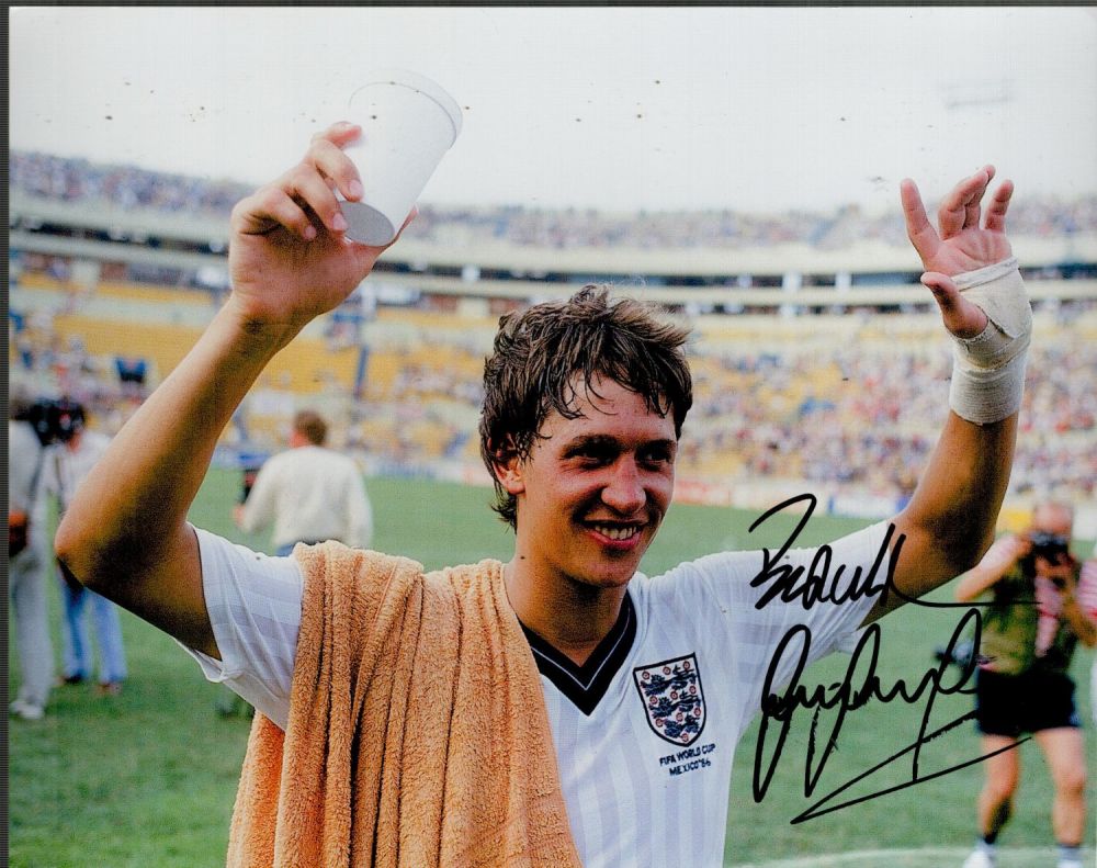 Lot 55: Gary Lineker signed England 10x8 colour photo. Good...