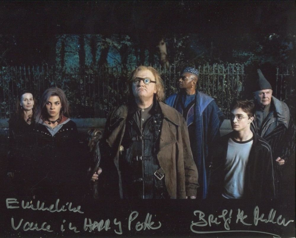 Lot 692: Harry Potter movie scene 8x10 photo signed by...