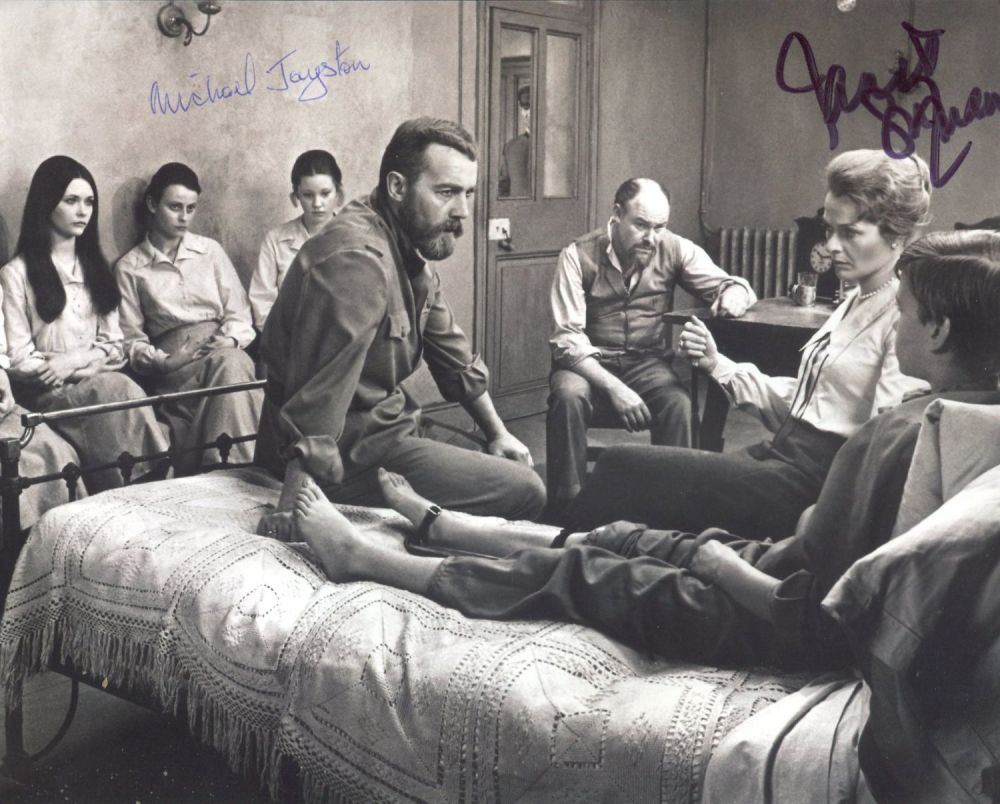 Lot 698: Nicholas and Alexandra epic movie scene 8x10 photo...