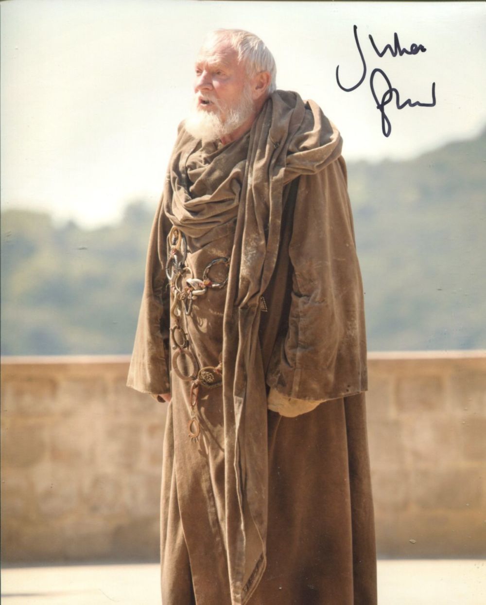Lot 707: Game of Thrones 8x10 scene photo signed by...