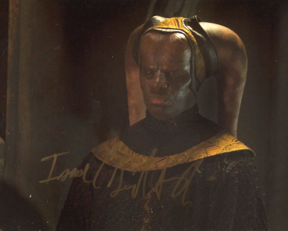 Lot 801: Star Wars The Mandalorian 8x10 photo signed by...