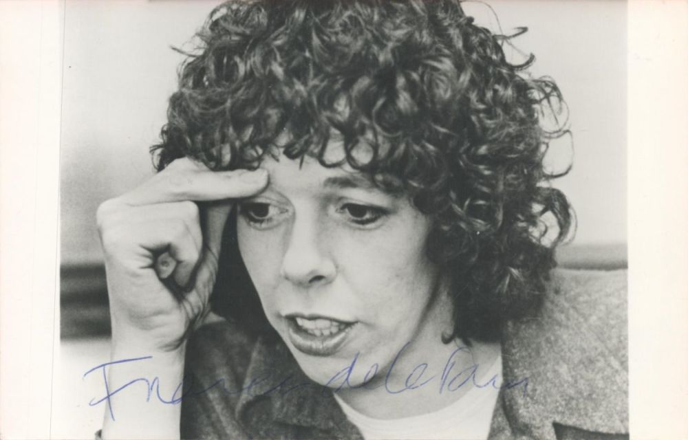 Lot 204: Frances de la Tour signed 5x4 vintage black...