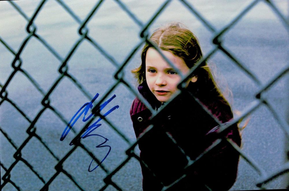 Lot 186: Abigail Breslin Signed 12x8 inch Colour Photo. Signed...