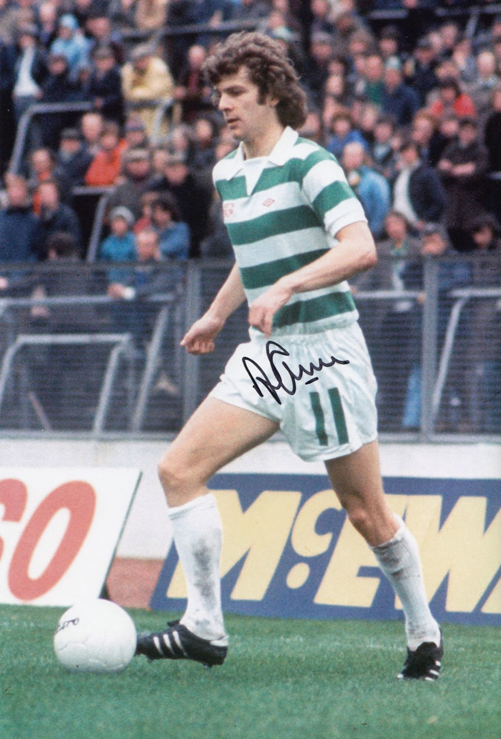 Lot 264: Autographed Alfie Conn 12 X 8 Photo :...
