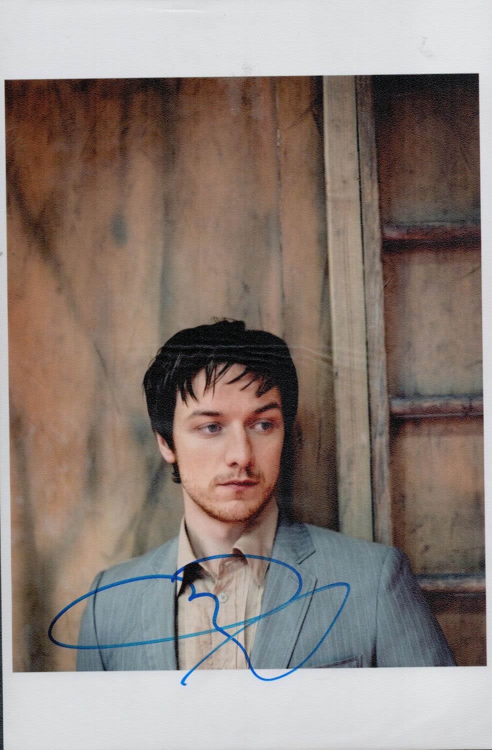 Lot 288: James McAvoy Autograph Signed Colour Photograph measuring 10...