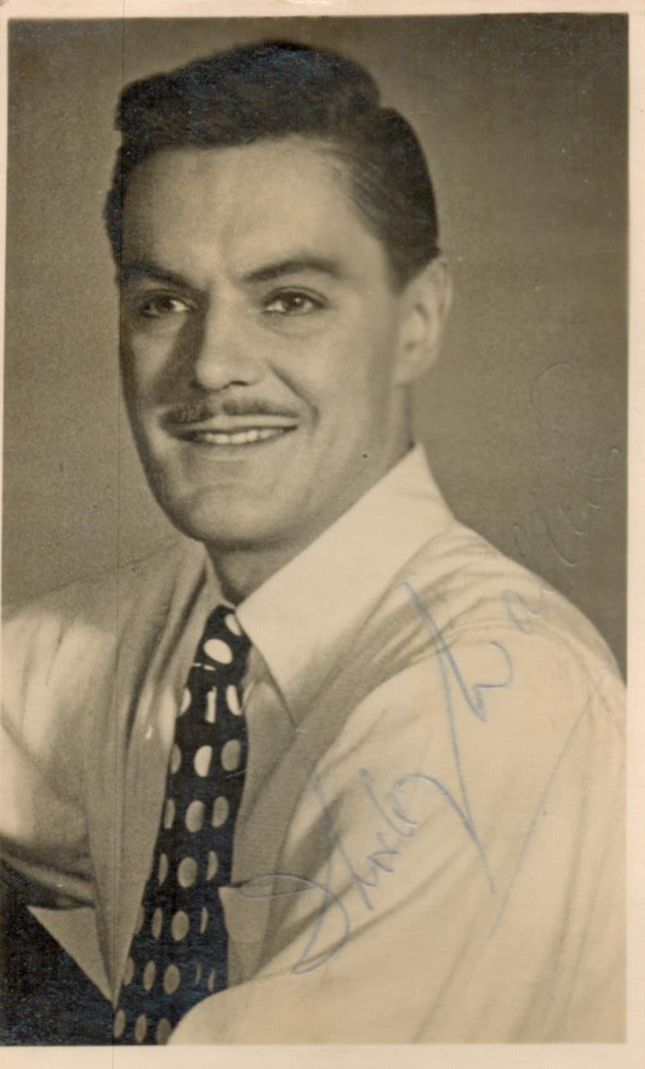 Lot 349: Hammer Horror THORLEY WALTERS Signed 5x3 inch approx...
