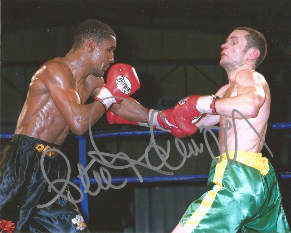 Lot 646: Boxing Steve Robinson 10x8 Signed Colour Photo Pictured...