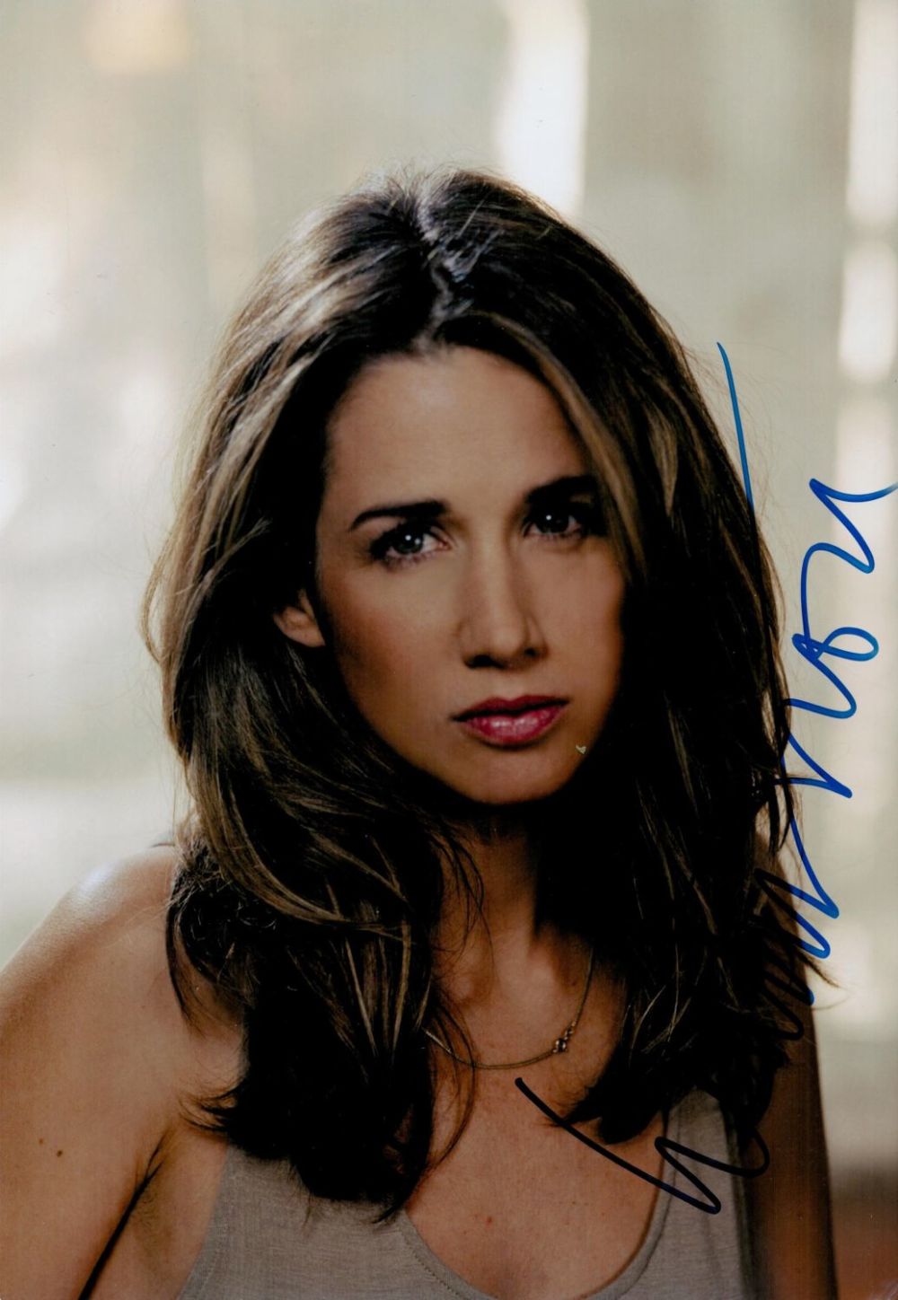 Lot 192: Heather Nova signed 12x8 colour photo. Heather Nova...