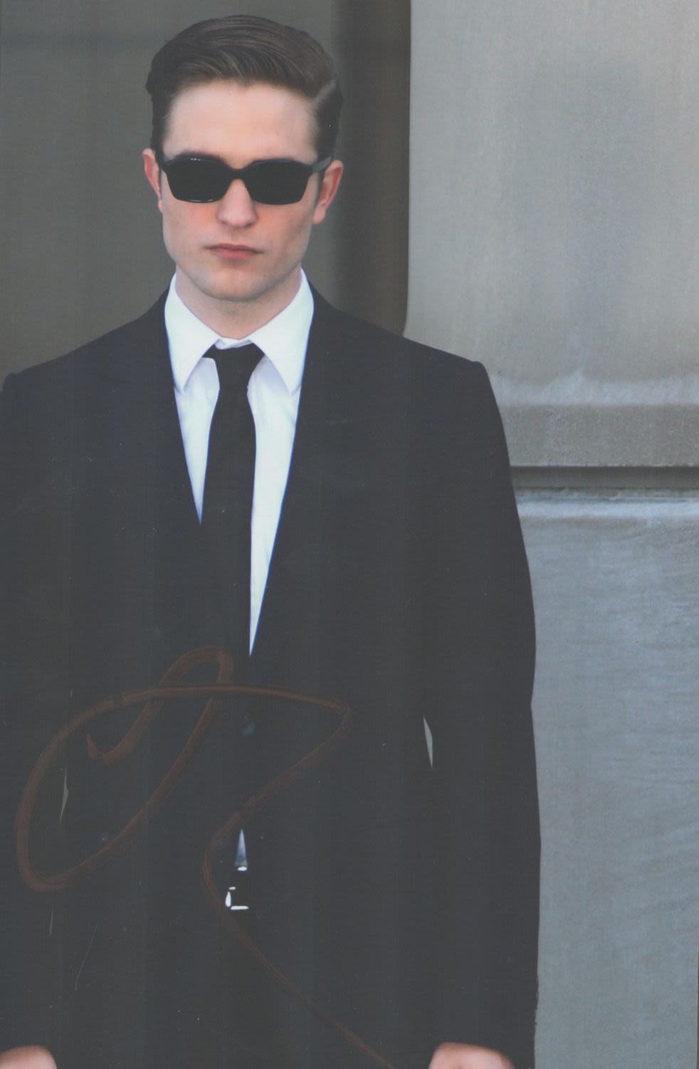 Lot 215: English Actor Robert Pattinson Signed 10x8 inch Colour...