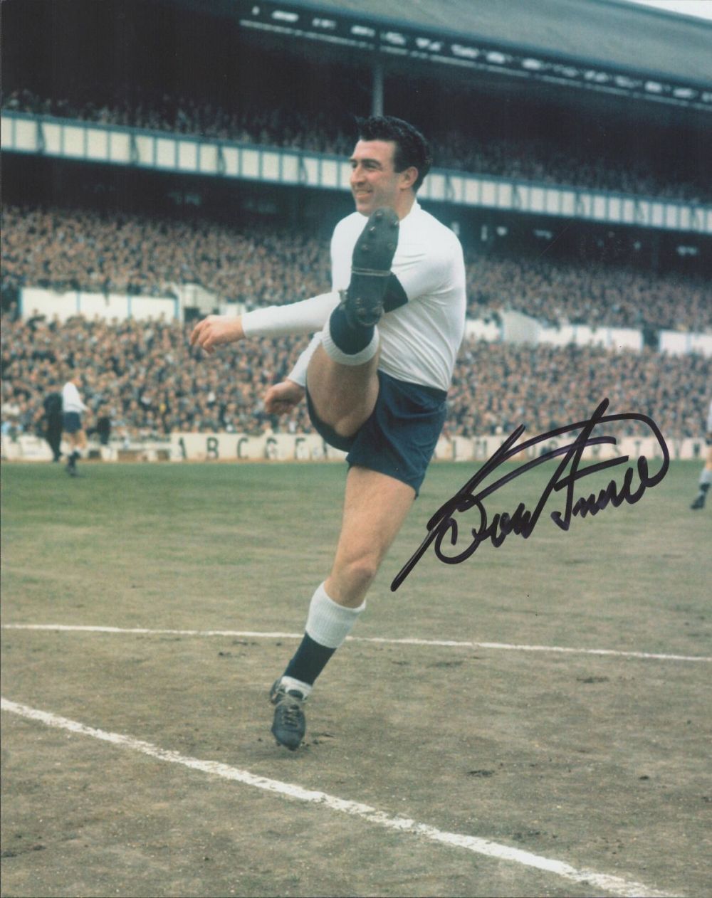 Lot 298: Bobby Smith signed 10x8 colour photo. Smith was...