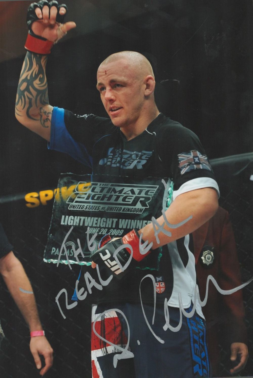 Lot 321: Ross Pearson signed 12x8 colour photo. Pearson is...