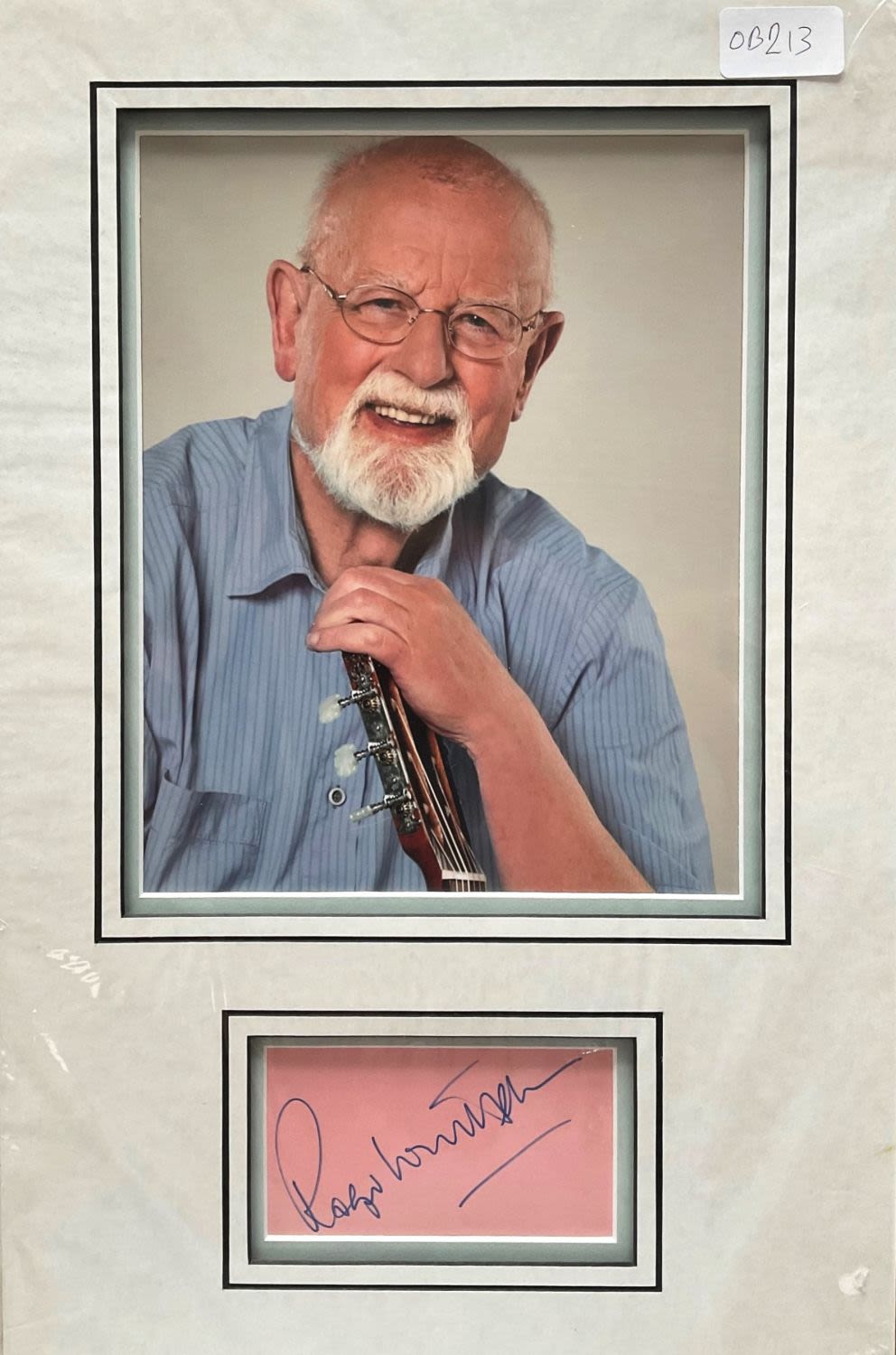 Lot 525: British Musician Roger Whittaker signed Signature Card with...