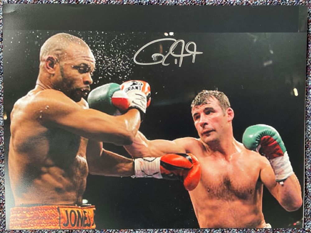 Lot 541: American Boxer Roy Jones Jr Signed 16x12 Colour...