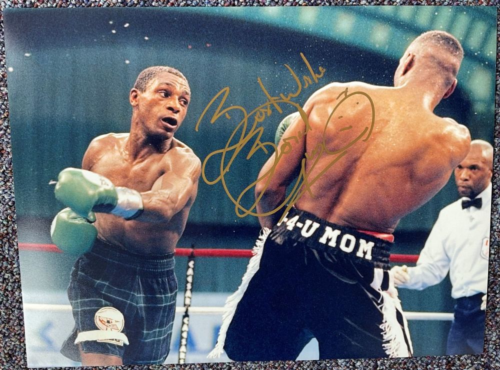 Lot 543: British Boxer Herol Bomber Graham Signed 16x12 Colour...