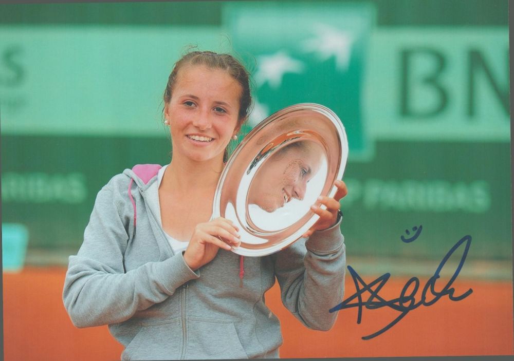 Lot 587: Tennis Annika Beck signed 7x5 colour photo. Good...