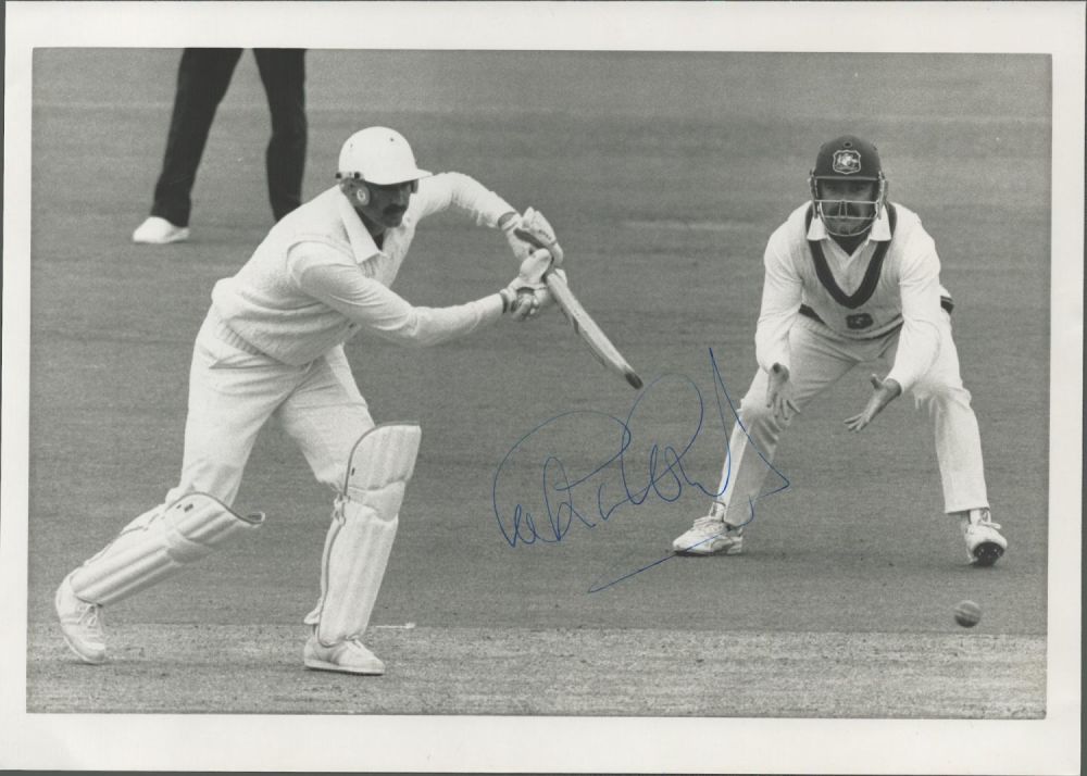 Lot 618: Cricket Graham Gooch signed 10x7 original England black...