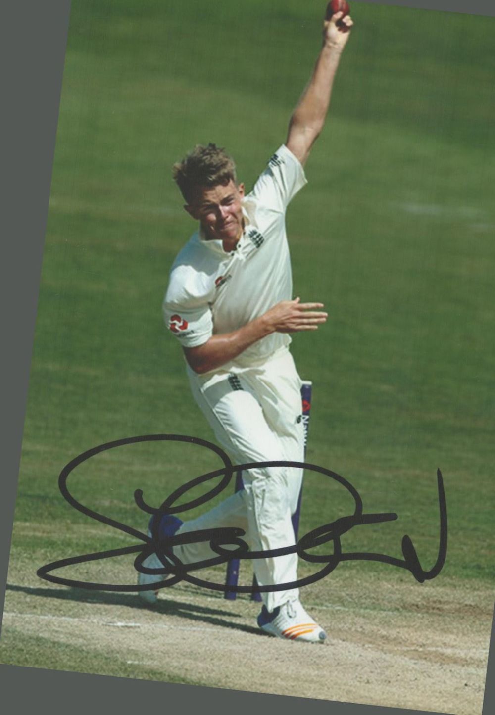 Lot 625: Sam Curran signed England 6x4 colour photo. Good...