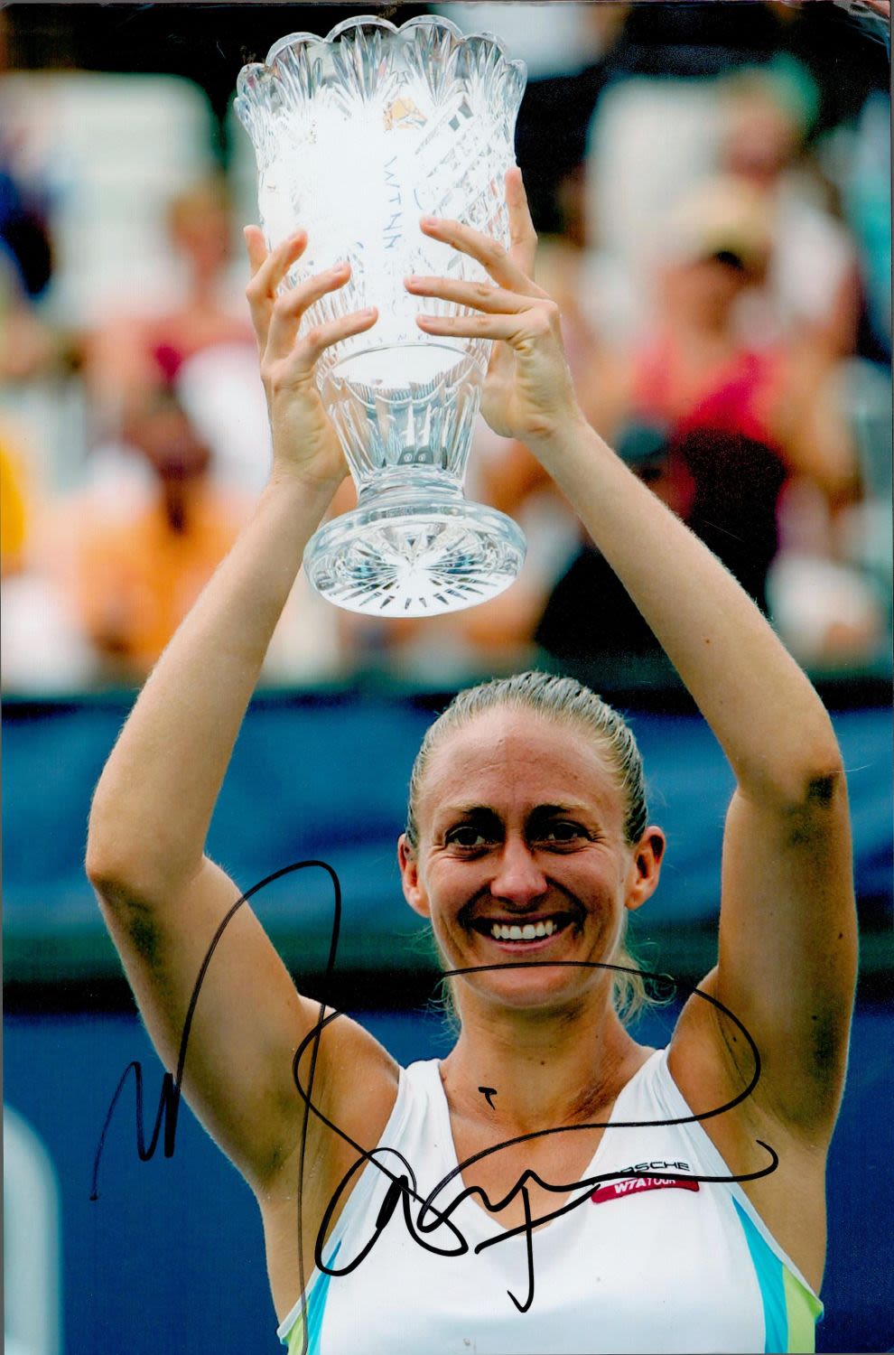 Lot 642: Tennis Mary Pierce signed 12x8 colour photo. Good...
