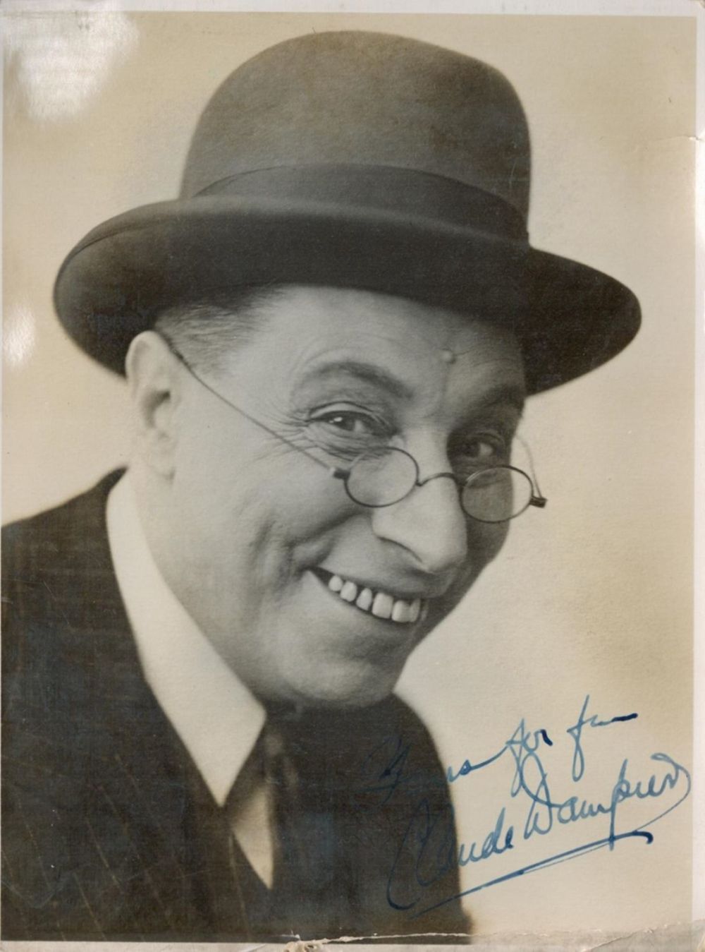 Lot 714: Claude Dampier signed 7x5 vintage photo. Dampier, born...