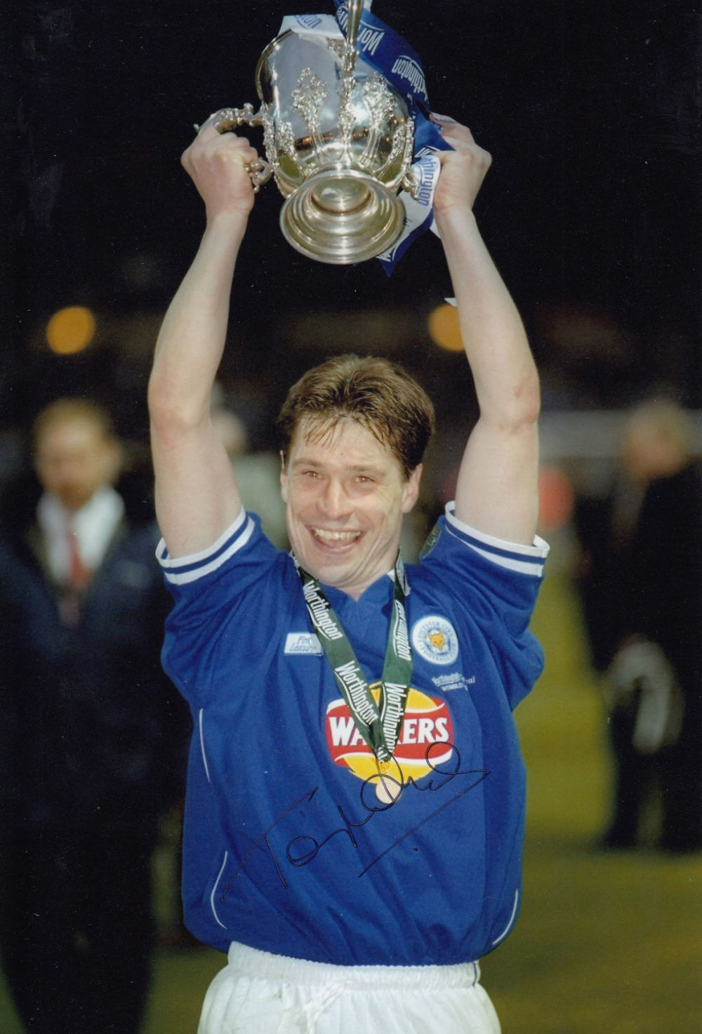 Lot 305: Autographed Tony Cottee 12 X 8 Photo :...