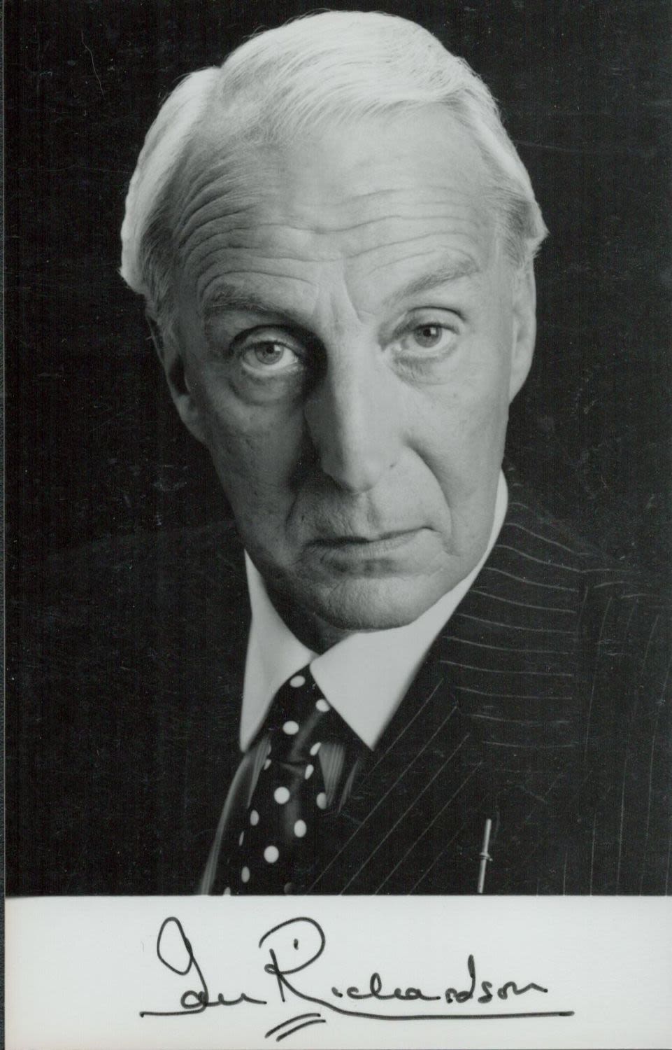 Lot 399: Ian Richardson signed 6x4 black and white photo....