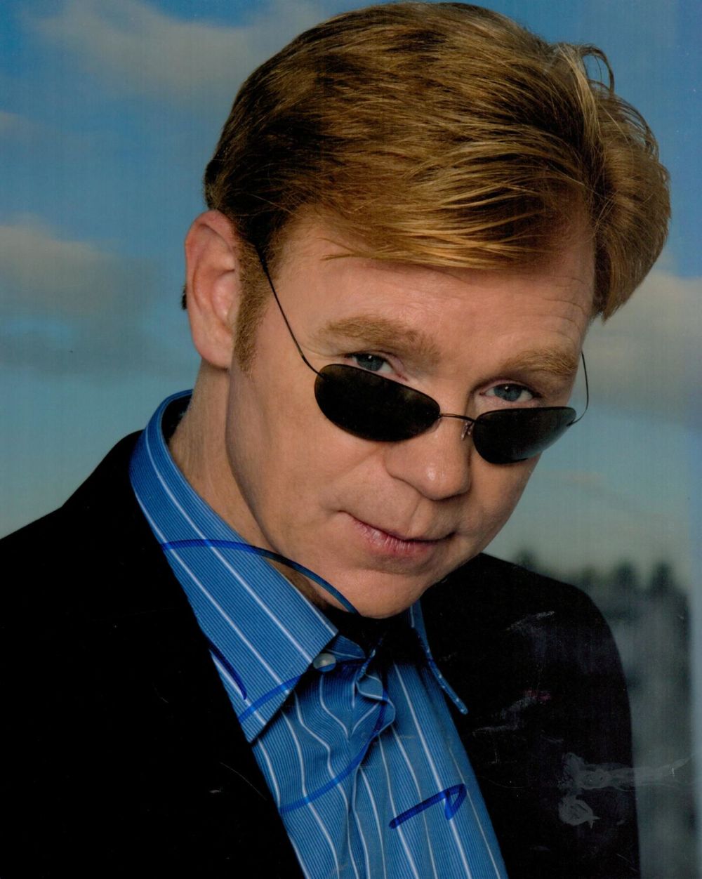 Lot 423: David Caruso signed 10x8 colour photo. All autographed...