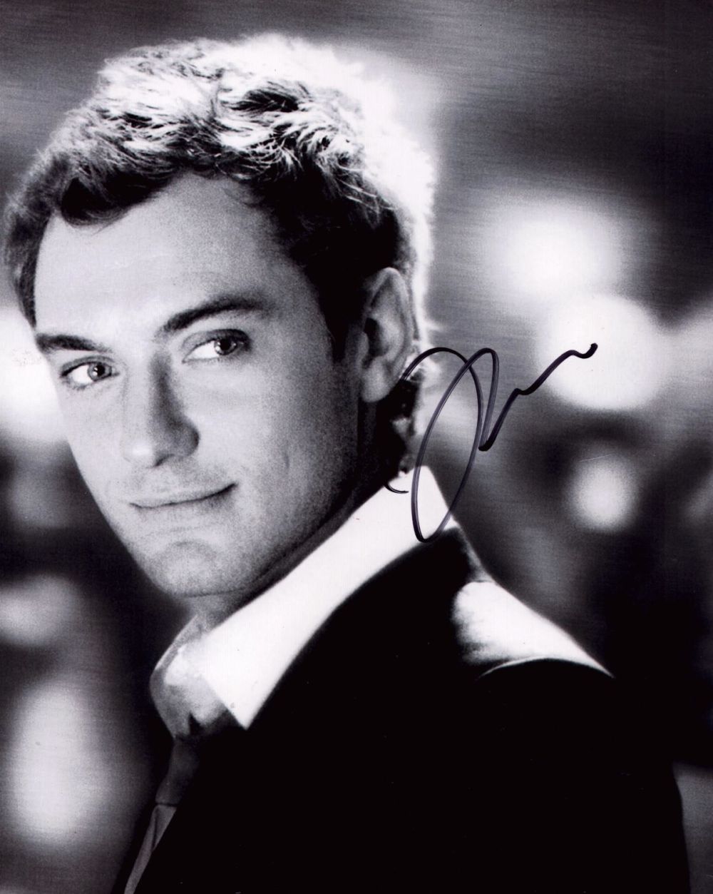 Lot 79: Jude Law signed 10x8 colour photo. David Jude...