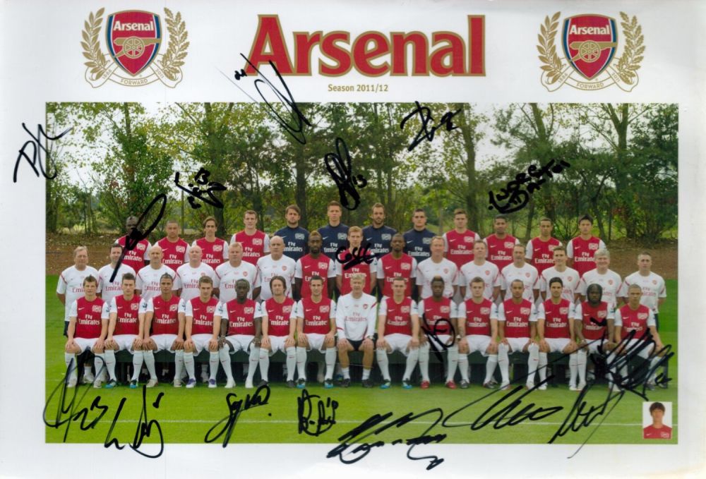 Lot 86: 14 Signed 12x8 inch Colour Arsenal FC Photo...