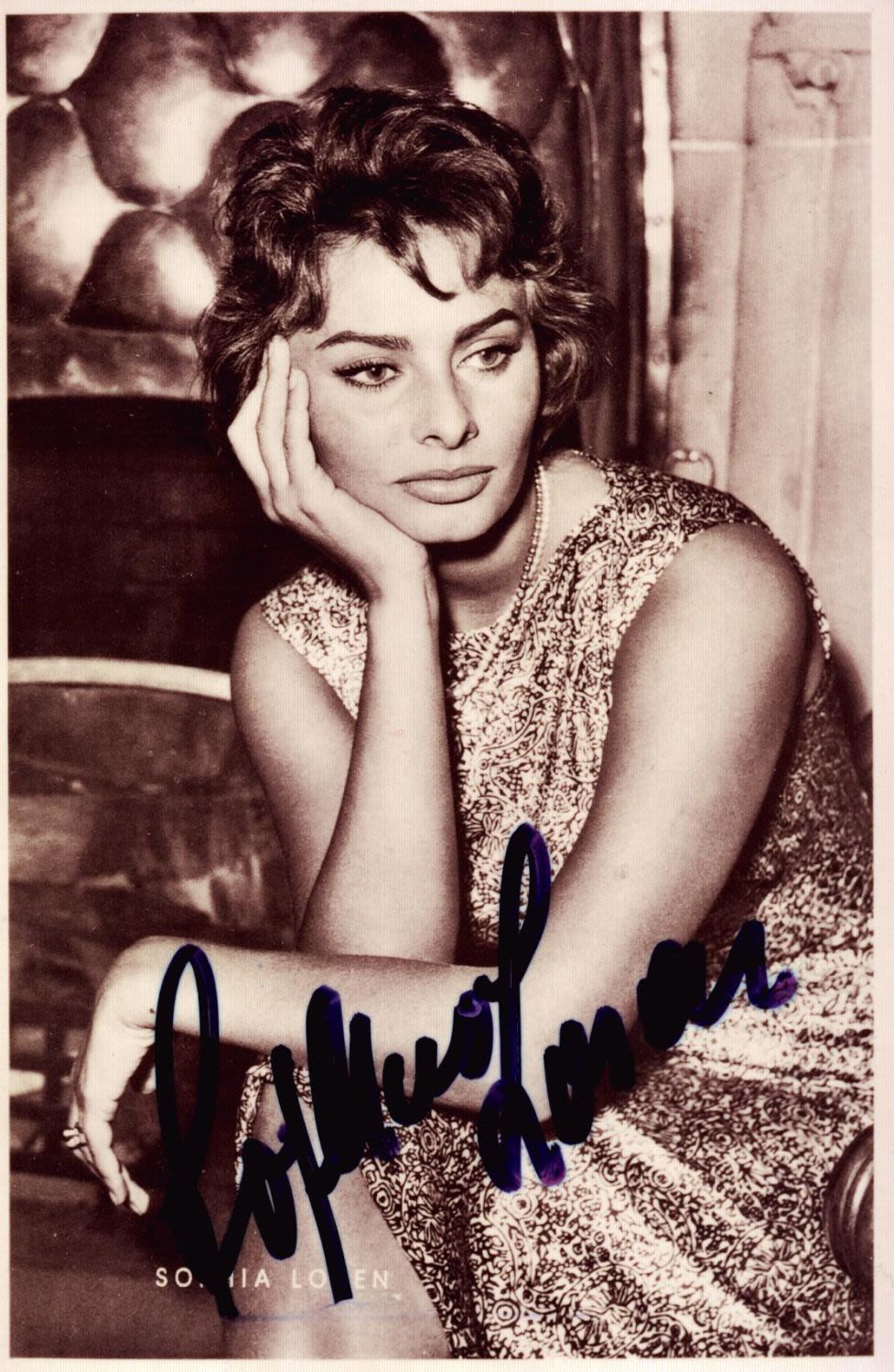Lot 111: Sophia Loren signed 6x4 black and white photo....