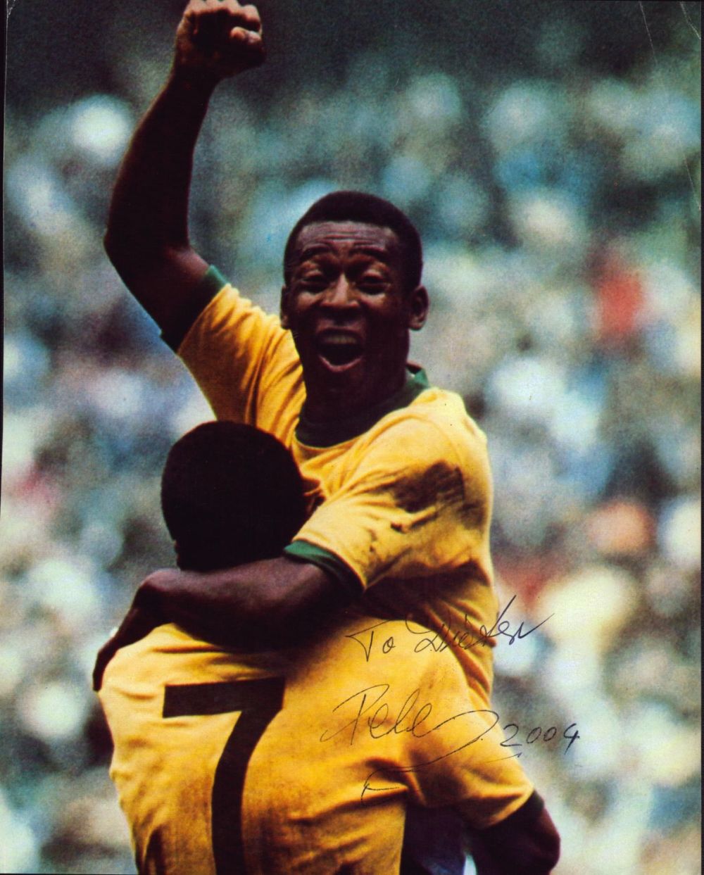 Lot 114: Pele signed 11x9 colour magazine photo dated 2004....