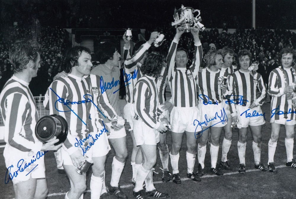 Lot 195: Football Signed Stoke City 1972 12 X 8...