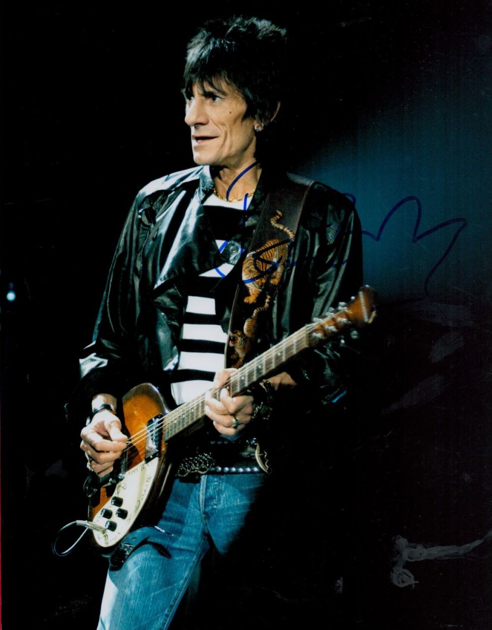 Lot 211: Ronnie Wood Signed Colour Photo approx size 10...