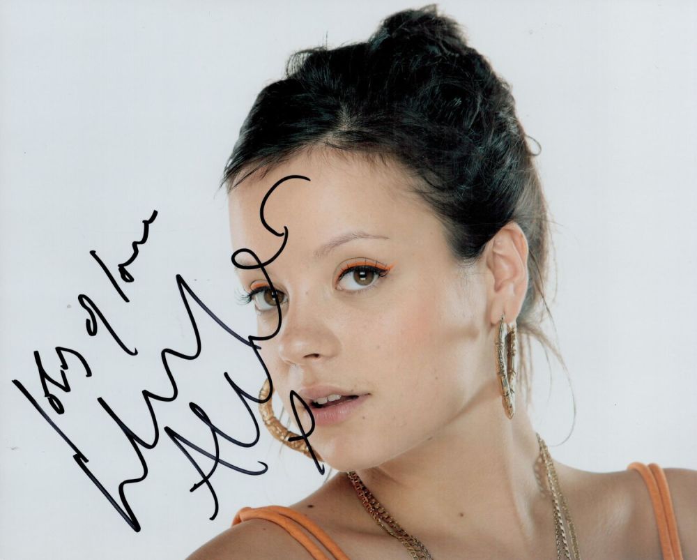 Lot 214: Lily Allen Signed Colour Photo English Singer -...