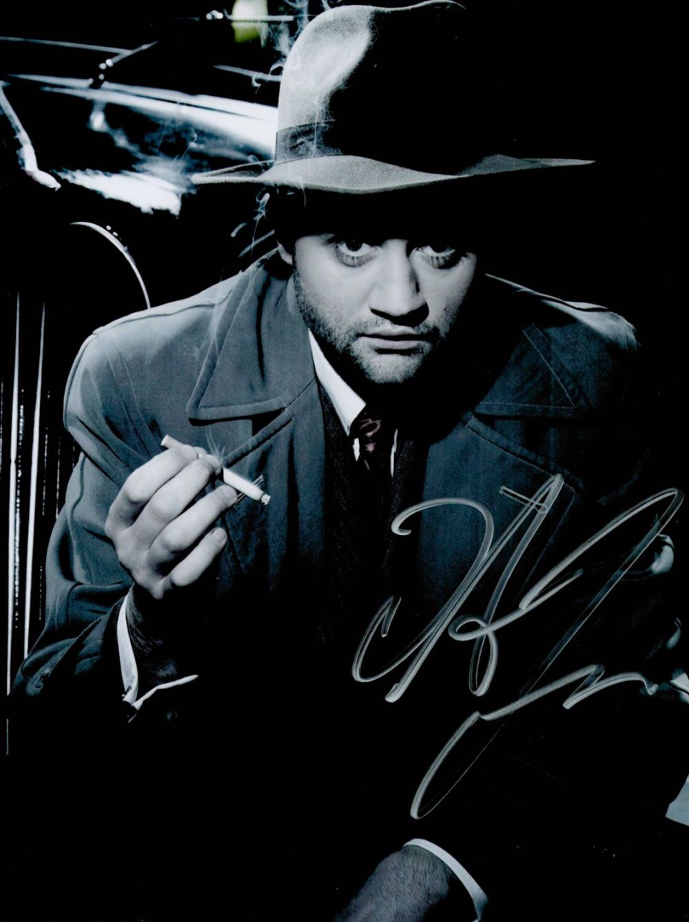 Lot 462: Daniel Mays signed 10x8 inch black and white...