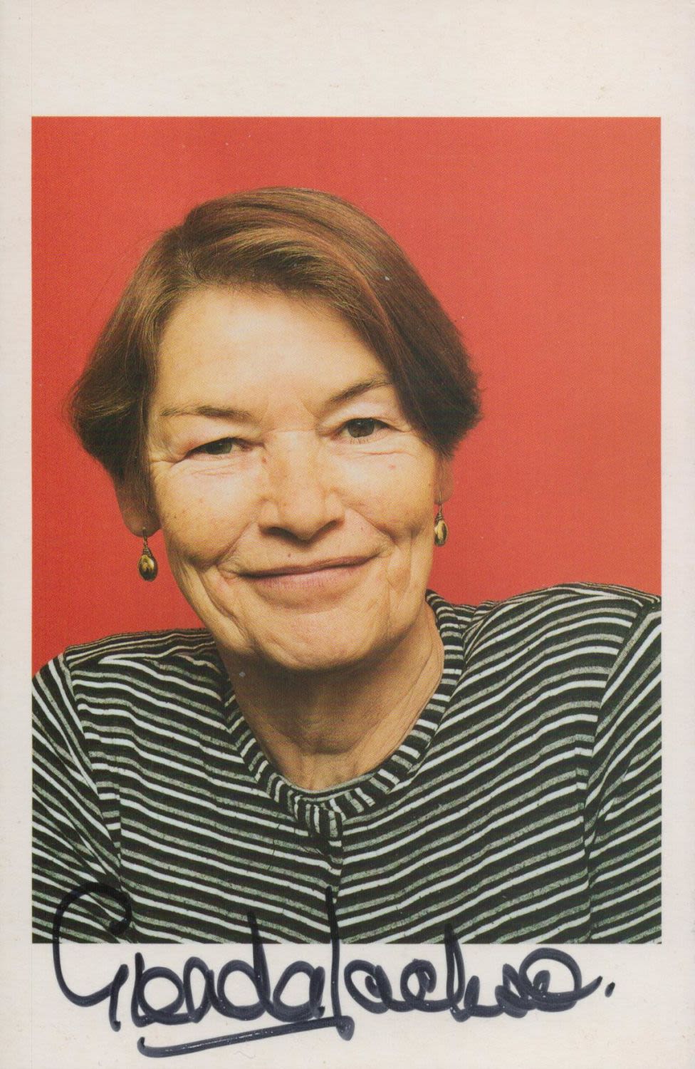 Lot 530: Glenda Jackson Signed 6x4 inch colour Photo. Good...