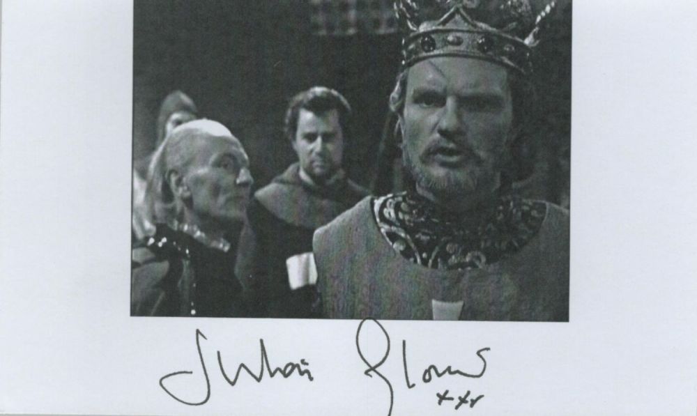 Lot 533: Julian Glover Signed 6x4 inch black and White...