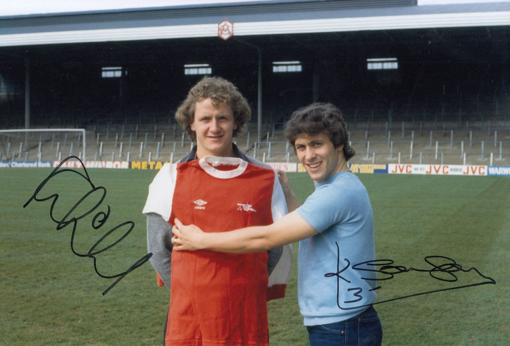 Lot 569: Autographed Kenny Sansom 12 X 8 inch Photo:...