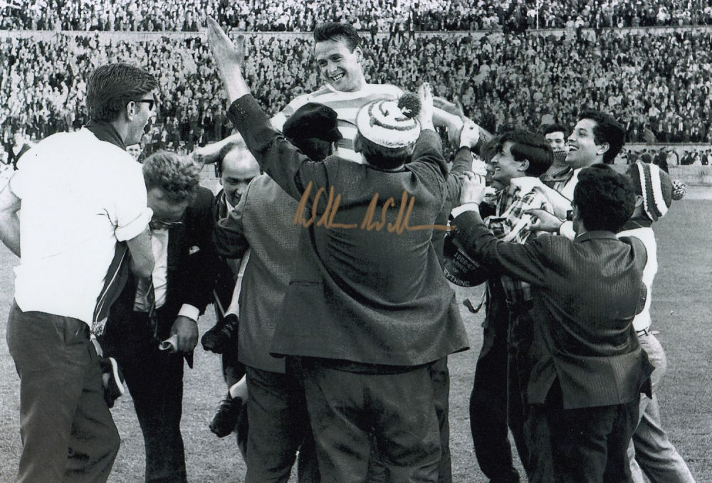 Lot 571: Football Autographed Willie Wallace 12 X 8 inch...