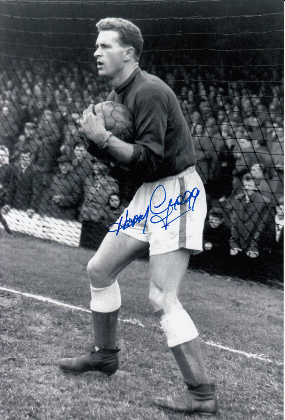 Lot 573: Football Autographed Harry Gregg 12 X 8 inch...