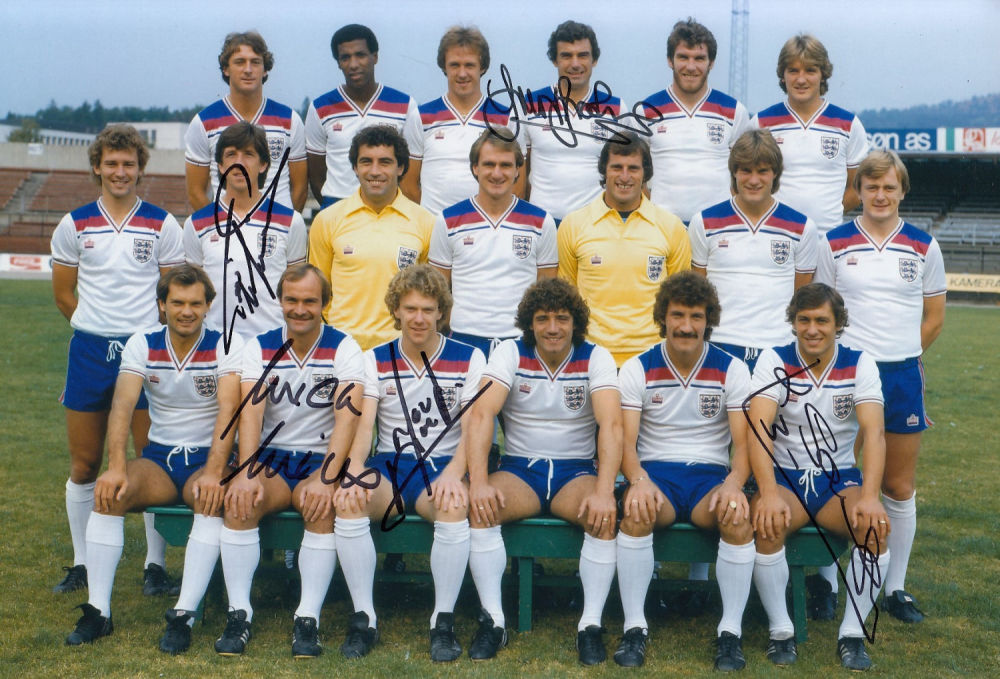 Lot 576: Football Autographed England 12 X 8 inch Photo:...