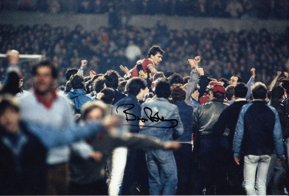 Lot 584: Football Autographed Bryan Robson 12 X 8 inch...