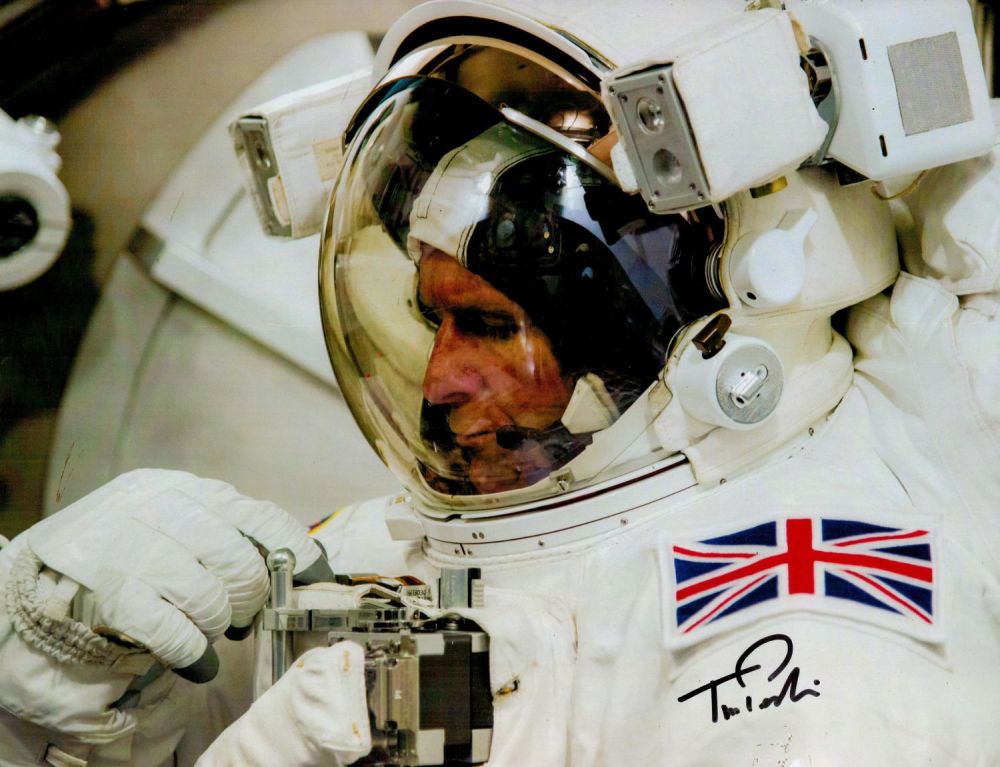 Lot 746: British astronaut Tim Peake Signed 14 x 11...